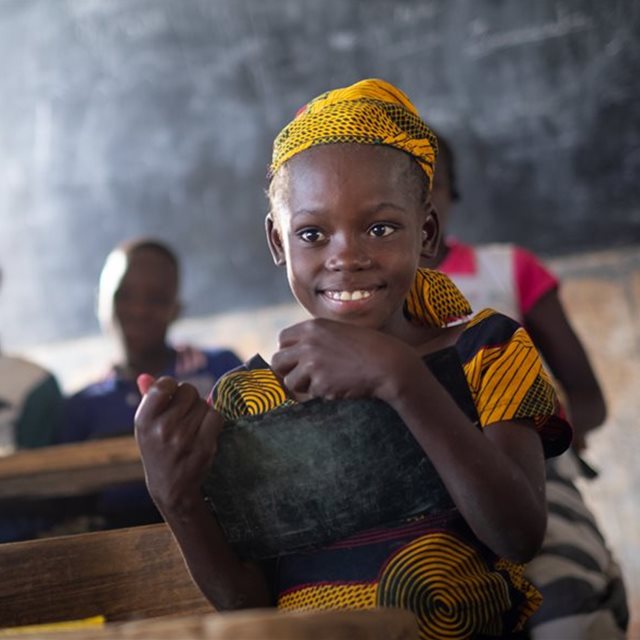 Veien ut av fattigdom starter første skoledag 